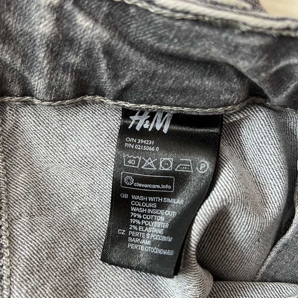 Divided Shorts - Picture 4 of 4